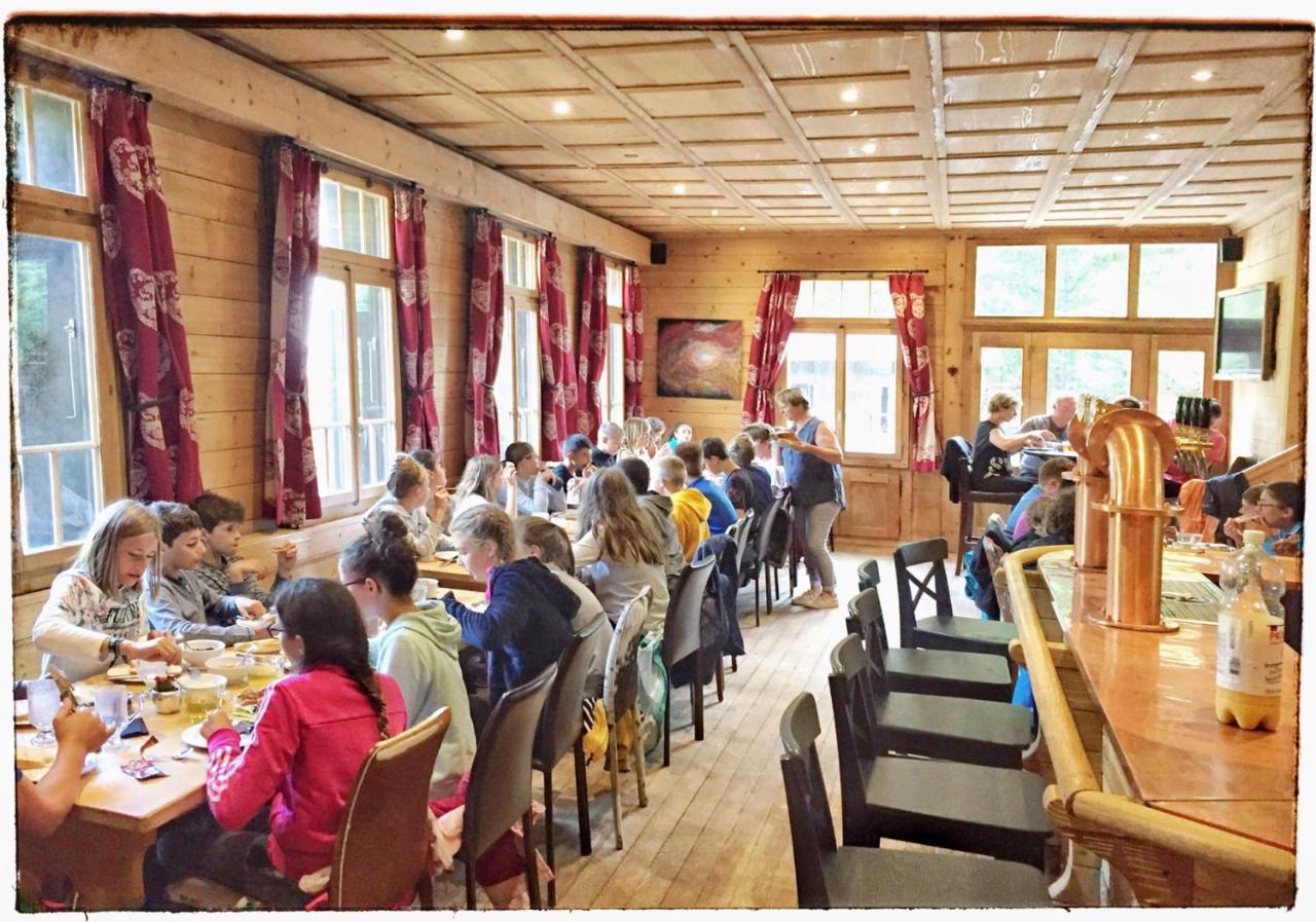 Guest House Du Grand Paradis - On Piste Champery Luaran gambar